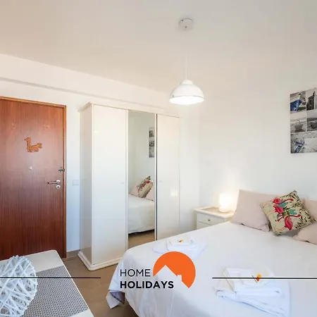 #012 Exclusivo Familias, Habijovem By Holidays